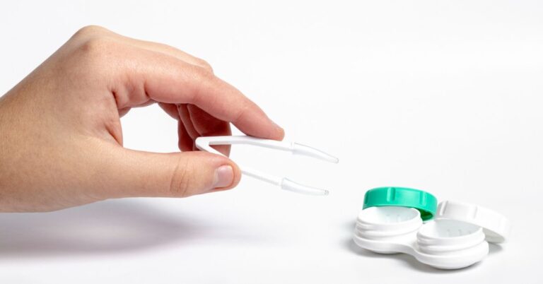 How to Store and Clean Your Contact Lenses the Right Way