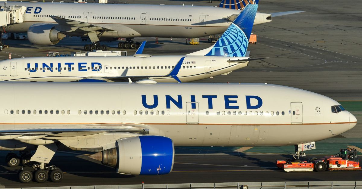 united airlines flight ua770 emergency diversion
