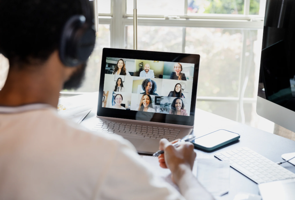 Online Side Hustles for College Students in 2026