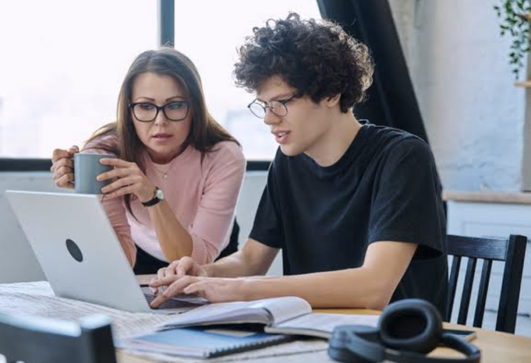 Returning to School as an Adult: A Guide to Costs, Schedules, and Financial Aid 
